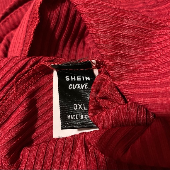 Red Ribbed Cropped Drawstring-Tie Ruched-Front Top - Picture 11 of 11